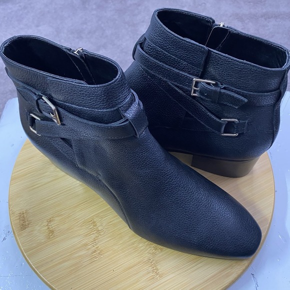 Talbots Black Pointed Ankle Boot‎ Shoes Womens Size 11 USBlack Grain Gen Leather - Picture 1 of 13